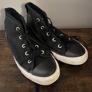 Women’s Chuck Taylor Converse